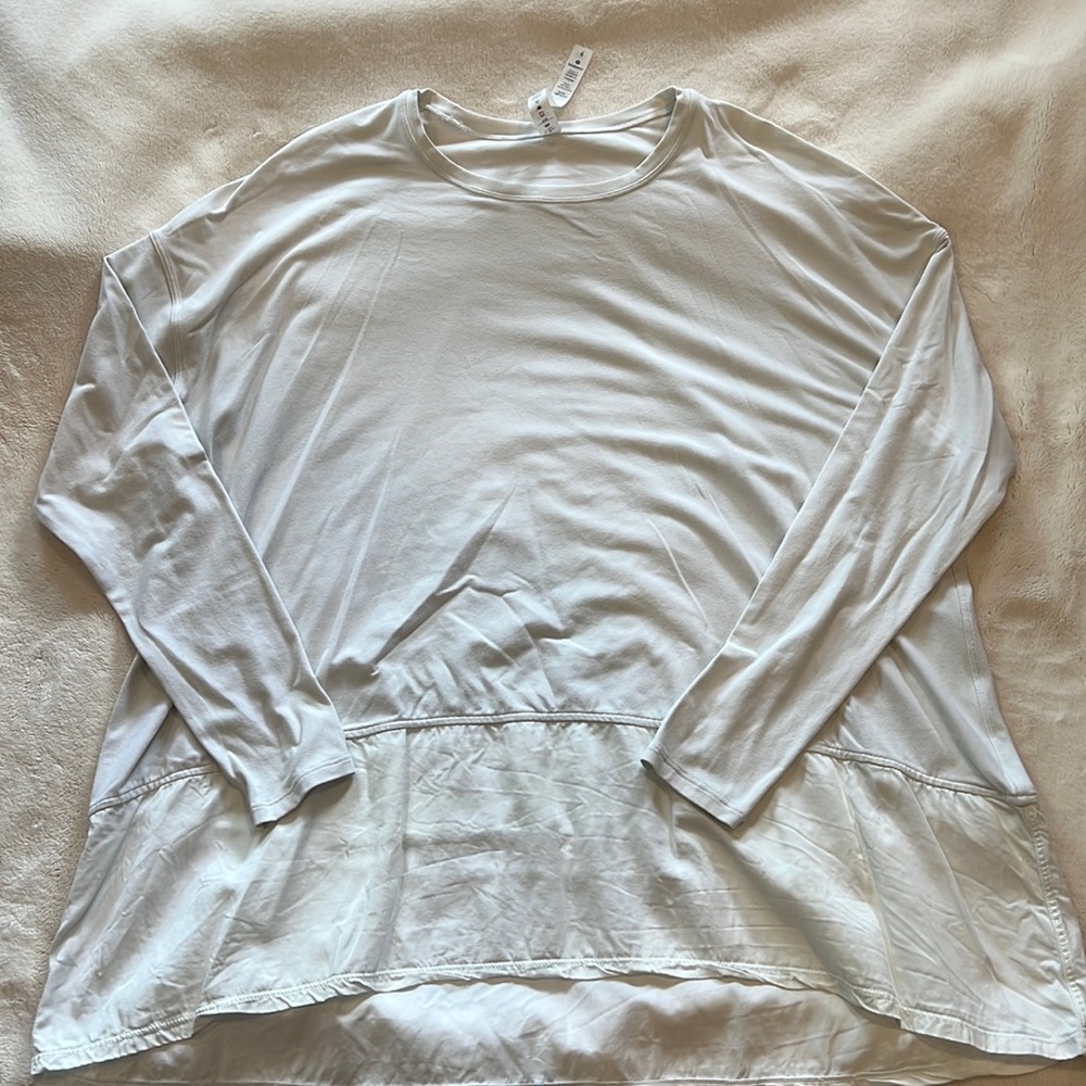 Lululemon top size 6
